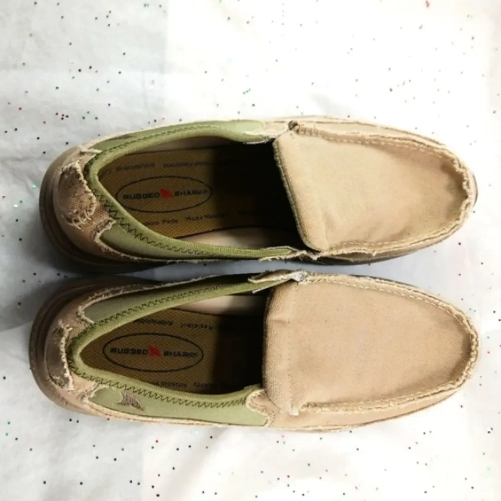 Rugged Shark- Pacifico Stretch Gore Slip-On Boat Shoe Loafer Men's 11 Tan Canvas
